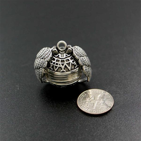 Evelyn - Expandable Photo Locket Necklace