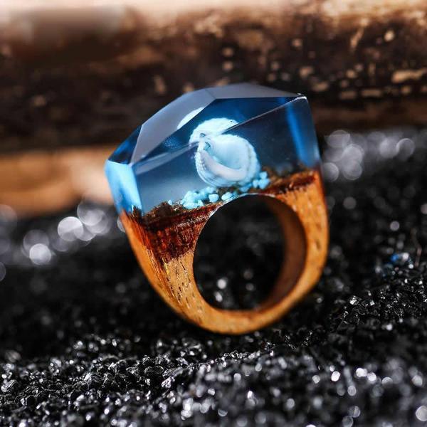 Quanta - Blue Seashell Resin Ring