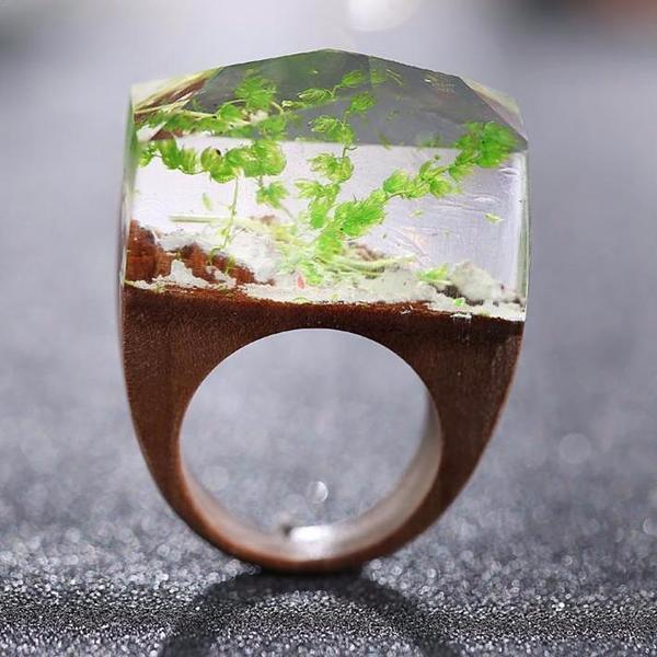Quanta - Encapsulated Green Plant Resin Ring