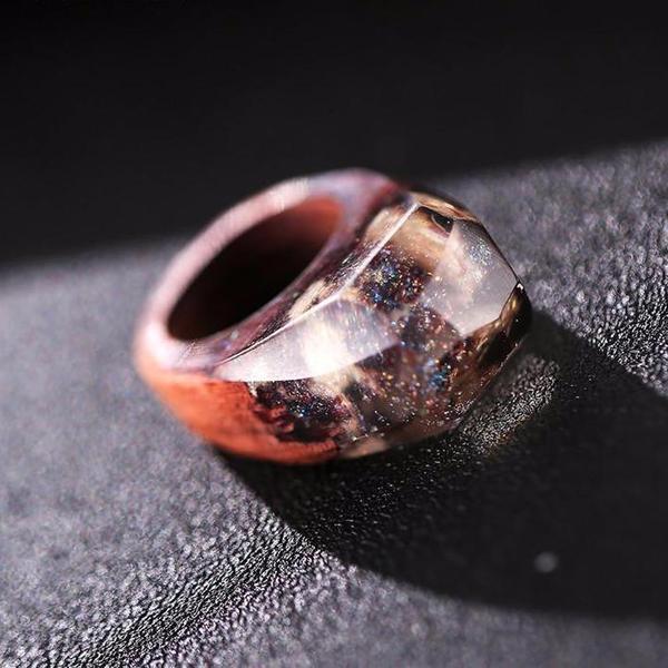 Quanta - Snow Falling Resin Ring