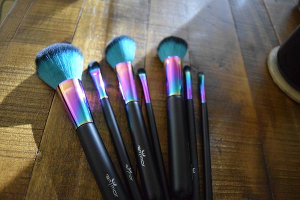 Prismatic Rainbow Makeup Brushes - 7 Piece Set