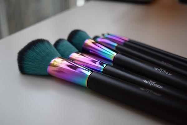 Prismatic Rainbow Makeup Brushes - 7 Piece Set
