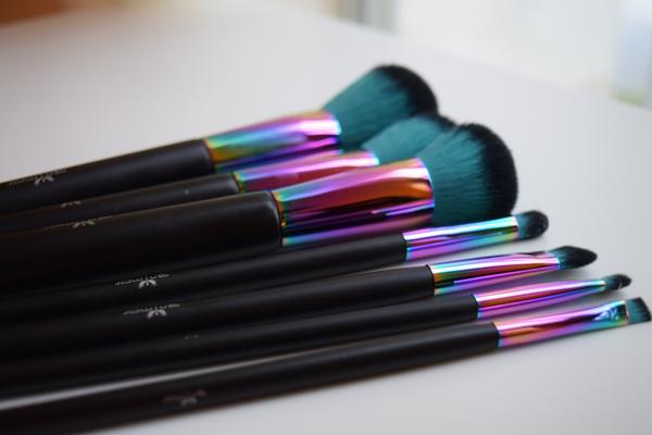 Prismatic Rainbow Makeup Brushes - 7 Piece Set