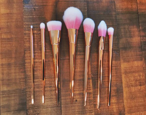 Rose Gold Contour Makeup Brushes - 7 Piece Set