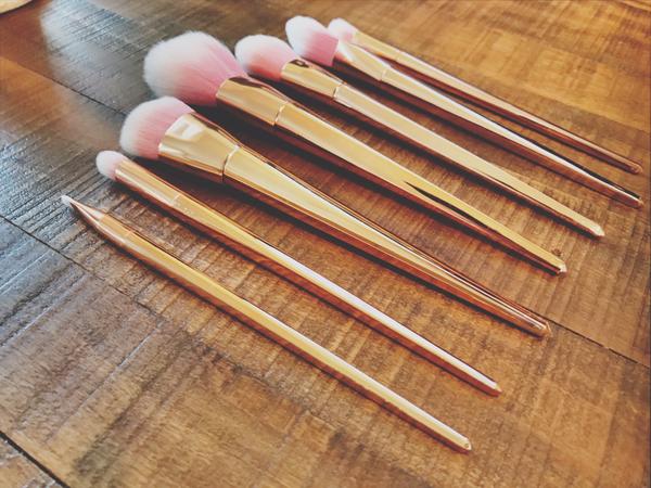 Rose Gold Contour Makeup Brushes - 7 Piece Set
