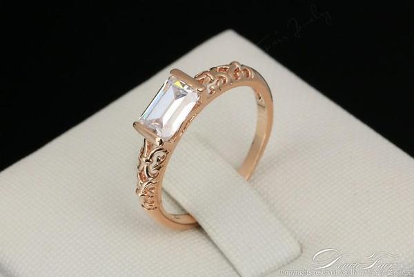 Retro Rhinestone Ring