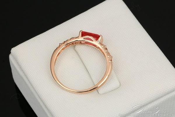 Retro Rhinestone Ring