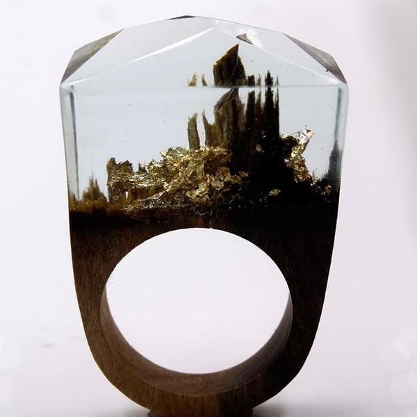 Quanta - Golden Stalagmite Resin Ring