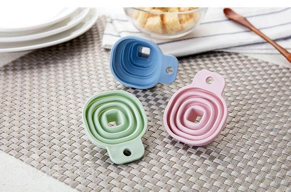 Coli - Collapsible Silicone Funnel
