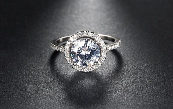 Circular Crystal Rim 1.4ct CZ Ring