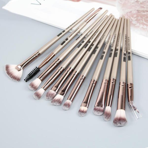 Set of 12 Professional Make-Up Brushes