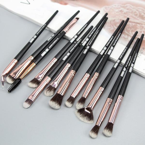 Set of 12 Professional Make-Up Brushes