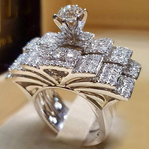 Elegant Engagement Wedding Ring Set