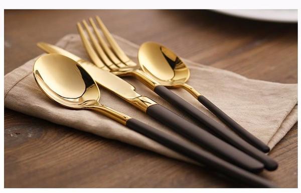 Hemingway™ Black/Gold Silverware